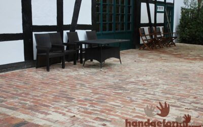 Feldbrandsteine aussen verlegt