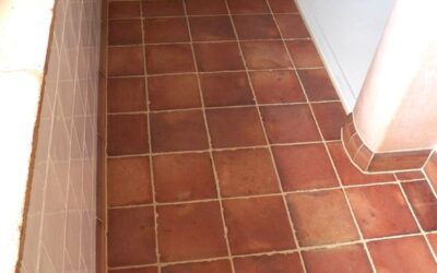 Bodenfliesen in der Dusche im Bad