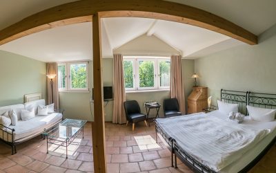 Bodenfliesen im Hotelzimmer Fliesen Terracotta Fliesen Naturstein Cottofliesen Feinsteinfliesen