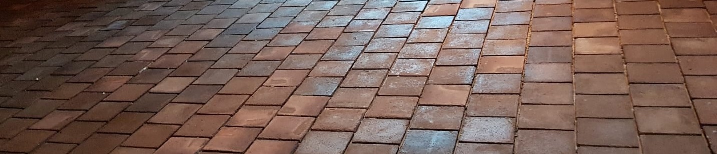 De magnifiques carreaux en terre cuite fabriqués à la main