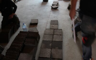 Antike Fliesen Vorbereitung Verlegearbeiten