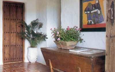 antike Terracotta-Fliesen in Flur