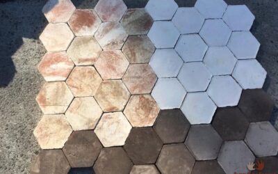 Sechseckfliesen in verschiedenen Farbvarianten.