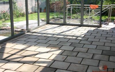 großformatige dunkle Fliesen