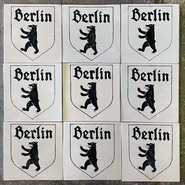 Dekorfliesen handbemalt mit Berliner Wappen
