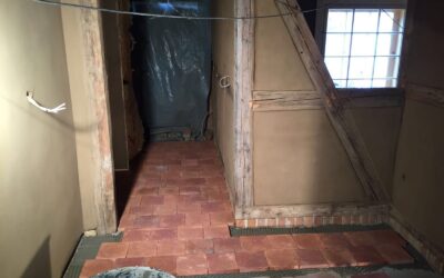 Fliesen aus Lehm im Fachwerkhaus