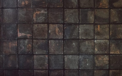 schwarze Fliesen