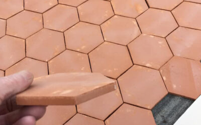 sechseckige Fliesen Lehm