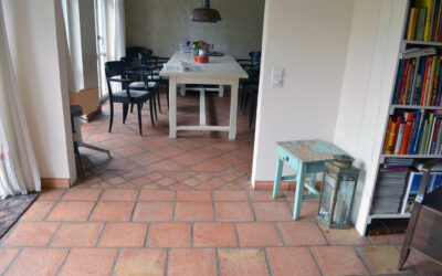 Helle Wohnzimmerfliesen