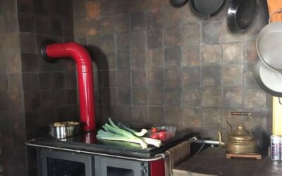 Küchenfliesen an der Wand